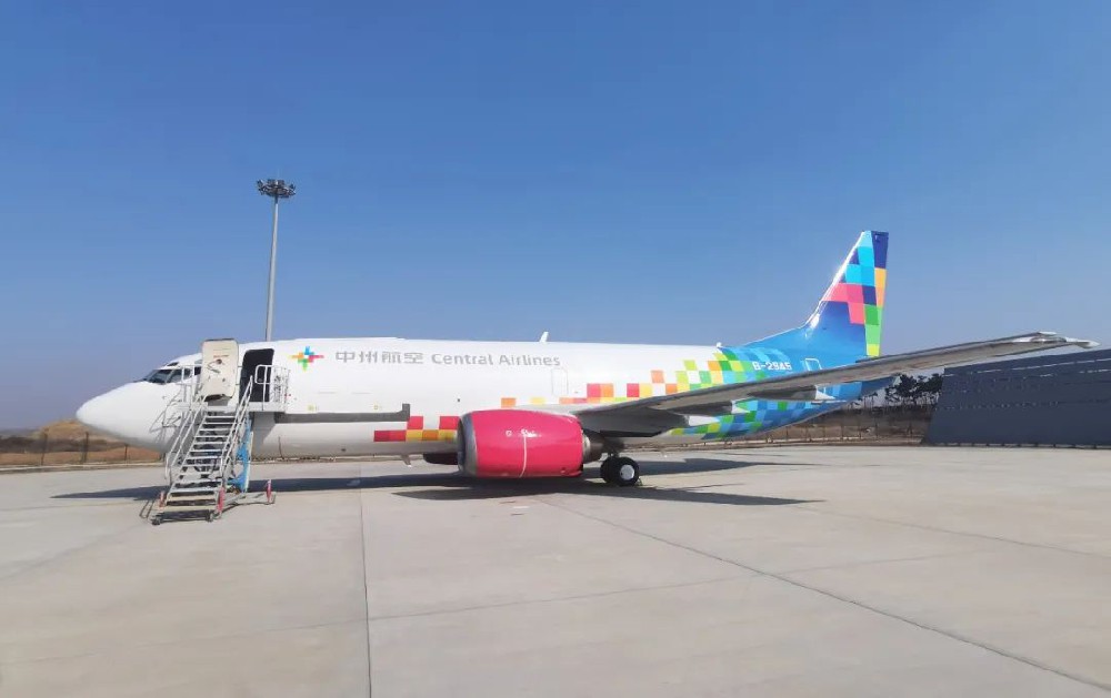 日照山太圓滿完成中州航空三架B737CL型貨機(jī)噴涂工作